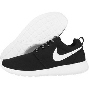Nike Women’s Black and White Roshe One